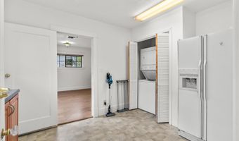 94 N 3rd St, Ashland, OR 97520