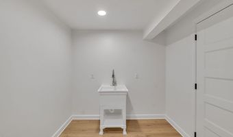 263 NE Oak Hill St, Abingdon, VA 24210