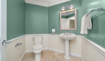 405 S Laureltree Dr, Anaheim, CA 92808