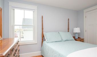 5 Gillies Ct, Newport, RI 02840