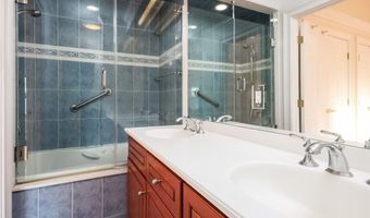 22 Mount Vernon St C, Newport, RI 02840