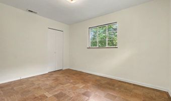8590 Lynnehaven Dr, Amberley, OH 45236