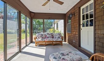 4 Karen Ln, Bristol, RI 02809