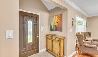 62 Netherwood Dr, Albertson, NY 11507