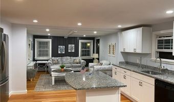 42 Dixon St, Newport, RI 02840
