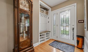 6 Biret Dr, Airmont, NY 10952