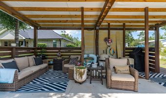 6263 Old River Rd, Baker, FL 32531