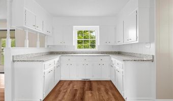 687 Johnson Lake Rd SE, Adairsville, GA 30103