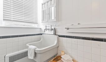525 7th St, Altavista, VA 24517