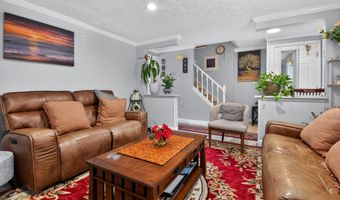8307 PONDSIDE Ter, Alexandria, VA 22309