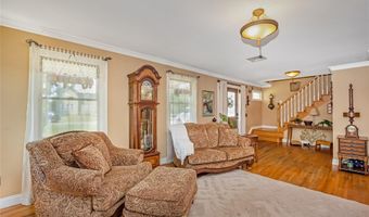 142 Cedar St, Amityville, NY 11701