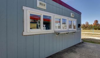 1601 E Church St, Aurora, MO 65605