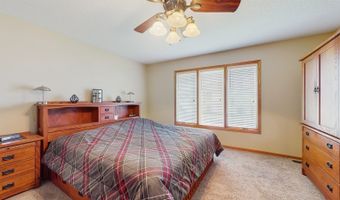 1415 Lake Shore Cir SE, Altoona, IA 50009