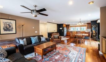 22 Young St, Newport, RI 02840