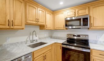 110 WISE St S 1, Arlington, VA 22204