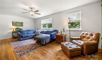 3725 Sudbury Rd, Charlotte, NC 28205