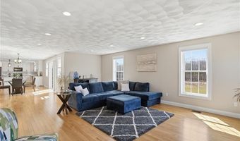 1268 Central Ave, Johnston, RI 02919