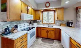 23096 Bluegrass Rd, Albert Lea, MN 56007