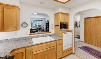 965 Golden Aspen Pl, Ashland, OR 97520