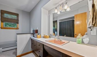 12 Coolidge St, Berlin, NH 03570