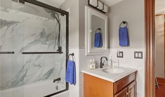 23 Clinton St, Newport, RI 02840