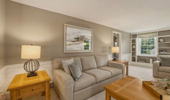 14 High Hill Rd, Canton, CT 06019
