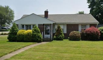 105 Broadmoor Rd, Cranston, RI 02910