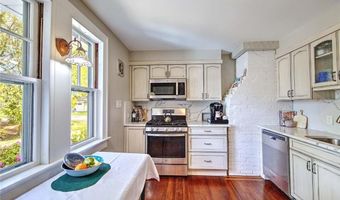 119 Alfred Drowne Rd, Barrington, RI 02806