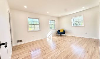 17821 POND Rd, Ashton, MD 20861