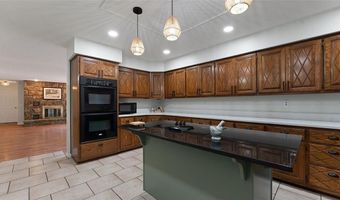 44 Sandwick Dr, Bella Vista, AR 72715