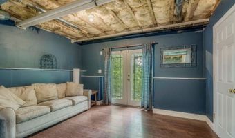 221 Sussex Ave, Andover, NJ 07860