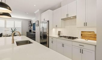 223 MONTGOMERY, Alexandria, VA 22314