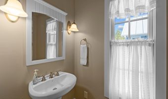 511 Neuse Village Rd # C5, Arapahoe, NC 28510