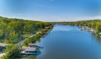 925 N River Rd, Algonquin, IL 60102