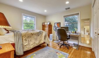7513 HOLIDAY Ter, Bethesda, MD 20817