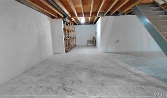 874 Hollyridge Dr, Ballwin, MO 63011