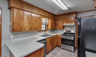 180 Alton Cir, Benton, MS 39039