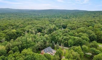 11 Potomac Ln, Albrightsville, PA 18210