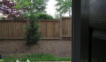 5818 COWLING Ct, Alexandria, VA 22304
