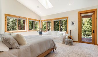 16396 Skyline Dr, Bend, OR 97703