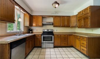 542 Garnette Rd, Akron, OH 44313
