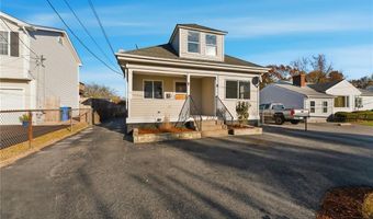 10 Woburn St, Cranston, RI 02910
