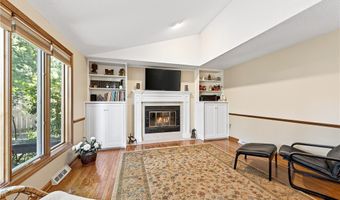 3 Carleton Ct, Amherst, NY 14221