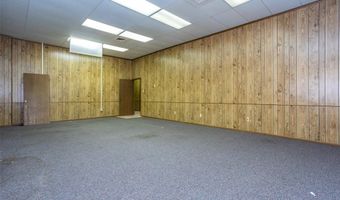 90 Northport Dr, Alton, IL 62002