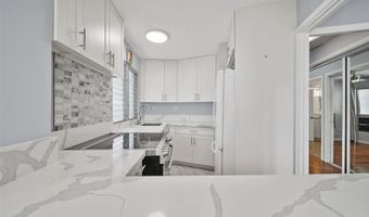 2957 Kalakaua Ave 415, Honolulu, HI 96815