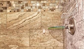 701 Hayes St St, Altus, OK 73521