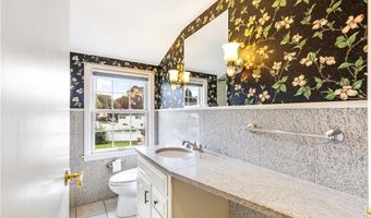 124 Longview Dr, Cranston, RI 02920
