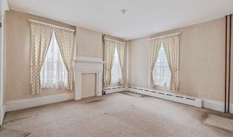 9 Willow St, Auburn, ME 04210