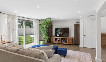 51 Dogwood Rd, Albertson, NY 11507
