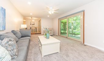 2728 Kimberley Rd, Ann Arbor, MI 48104